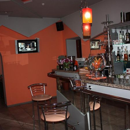 Hotel Gostynnyi Dvir ブチャ エクステリア 写真