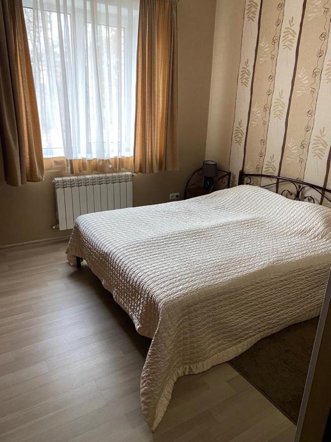 Hotel Gostynnyi Dvir ブチャ エクステリア 写真