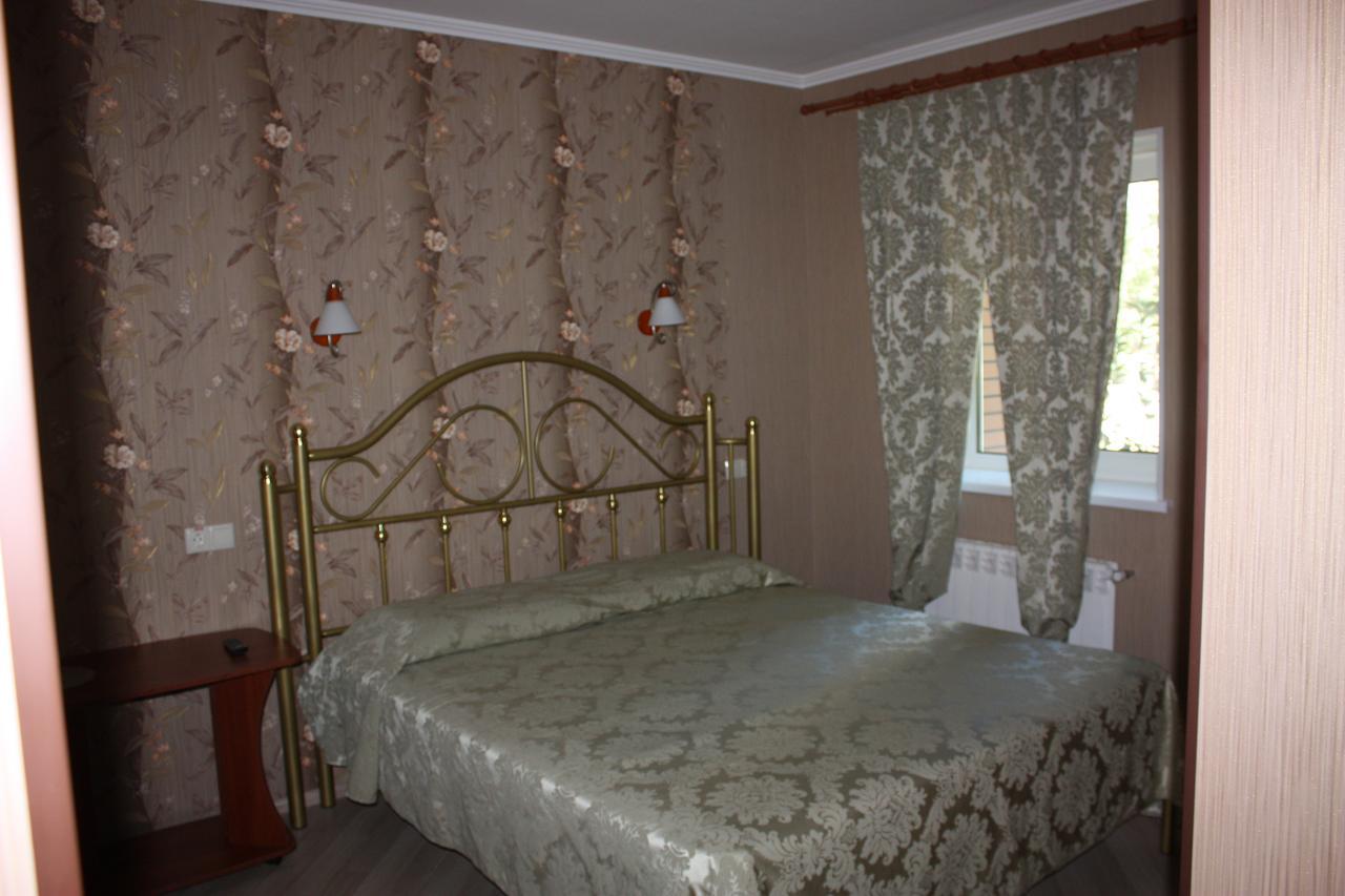 Hotel Gostynnyi Dvir ブチャ 部屋 写真