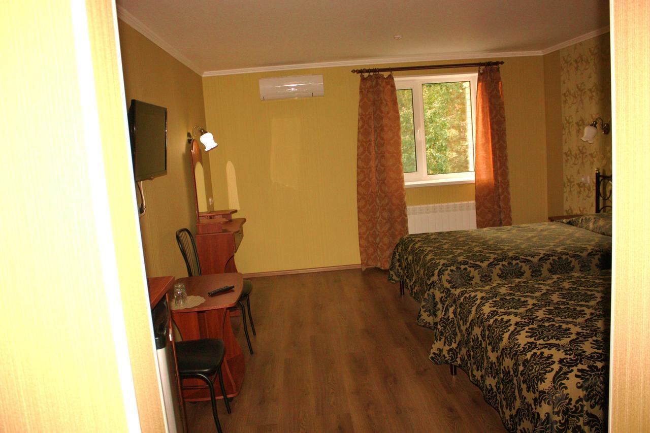 Hotel Gostynnyi Dvir ブチャ 部屋 写真