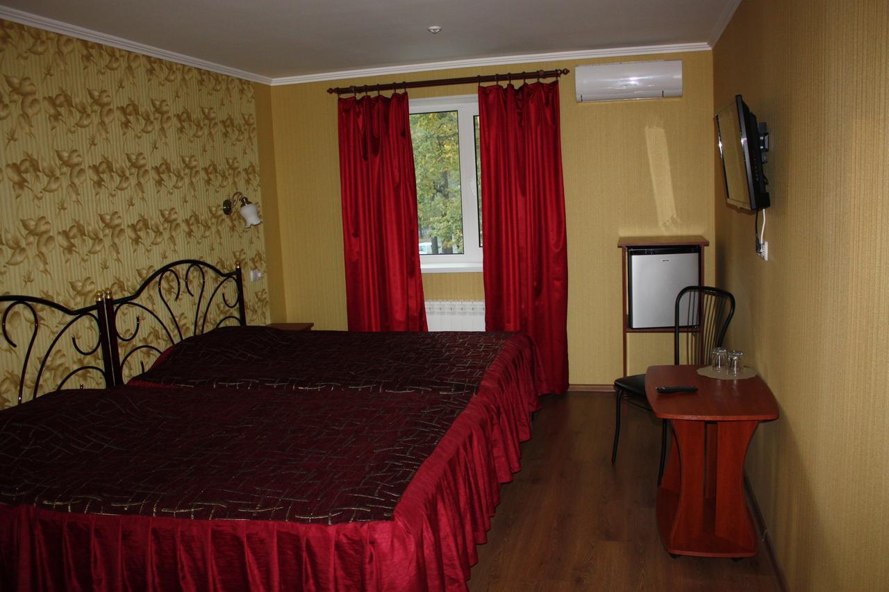 Hotel Gostynnyi Dvir ブチャ 部屋 写真