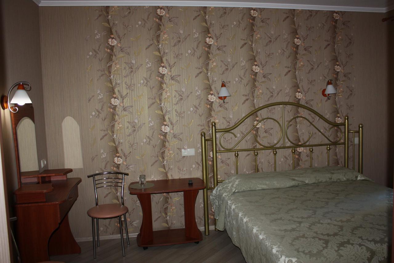 Hotel Gostynnyi Dvir ブチャ 部屋 写真