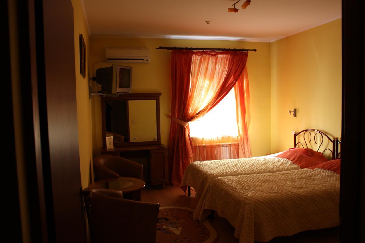 Hotel Gostynnyi Dvir ブチャ 部屋 写真