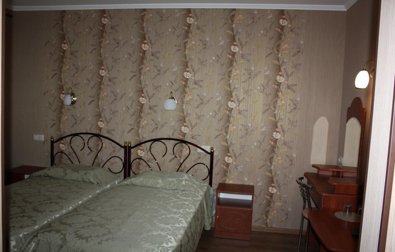 Hotel Gostynnyi Dvir ブチャ 部屋 写真
